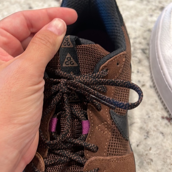 Nike ACG HIKING SHOES - Picture 6 of 7